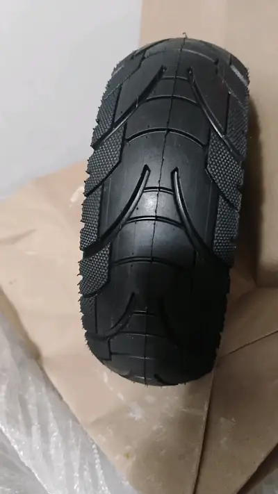 Neumático para scooter 8 1/2 x 3.0 con cámara - miniatura 3