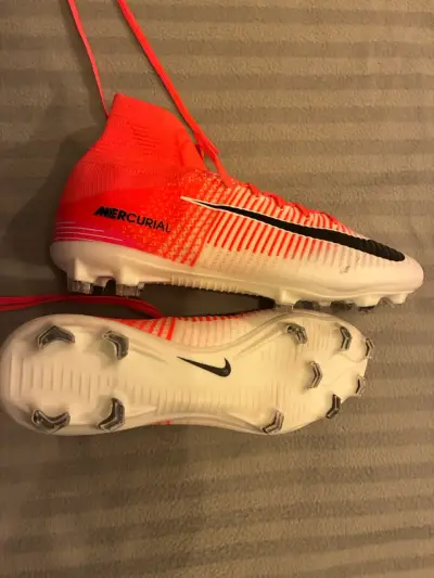 Botines de fútbol Nike Mercurial rosados - miniatura 1