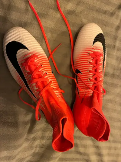 Botines de fútbol Nike Mercurial rosados - miniatura 2