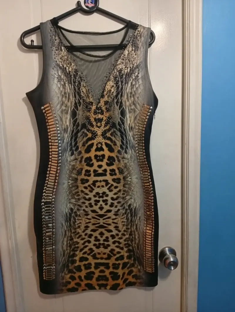 Vestido ajustado con estampado animal print