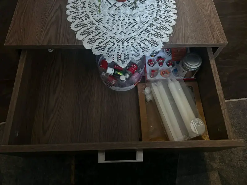Mesa de Centro de Madera con Cajón - 4