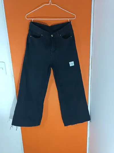 Jeans de mezclilla azul claro para mujer - miniatura 3