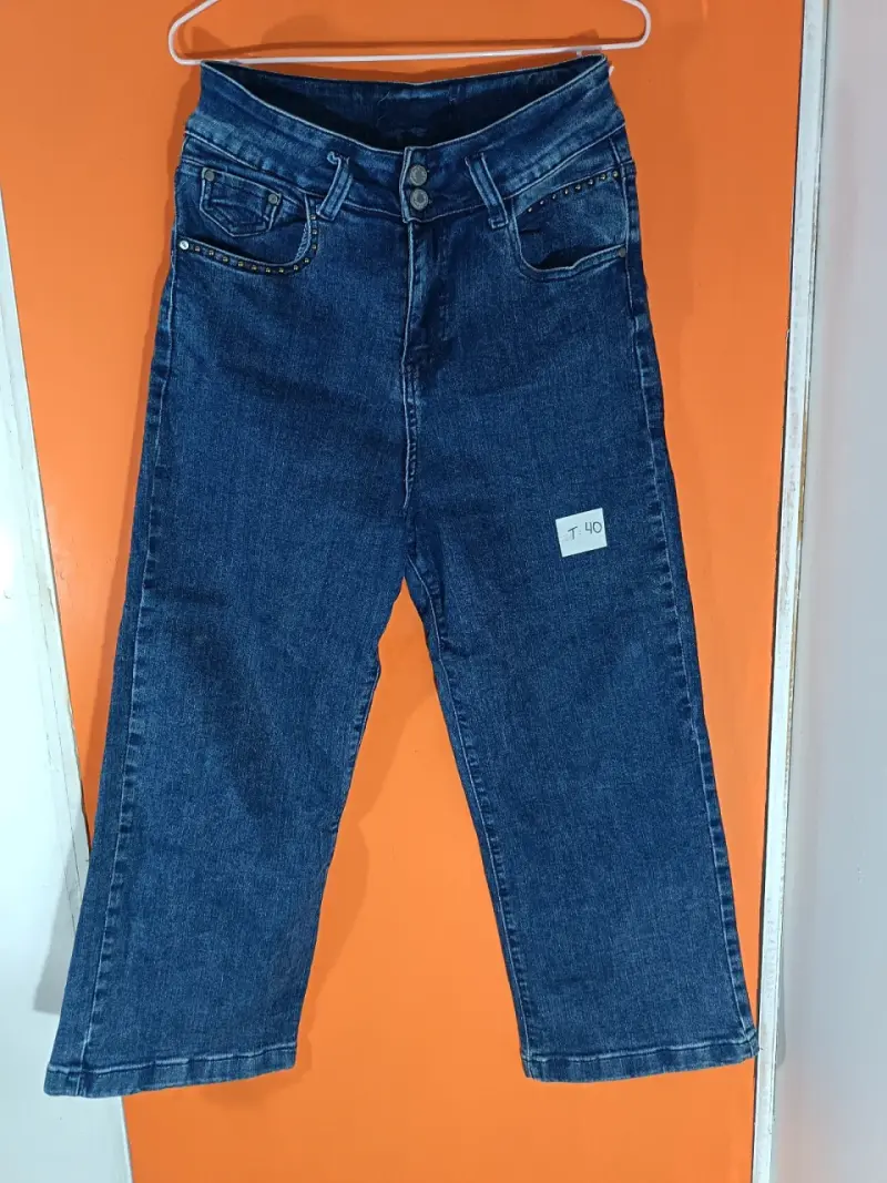 Jeans de mezclilla azul claro para mujer - 4