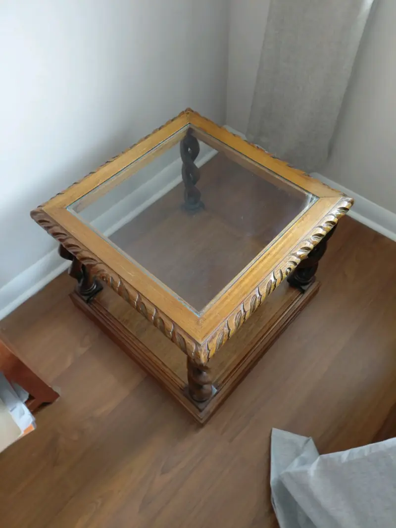 Mesa de centro de madera con vidrio - 1