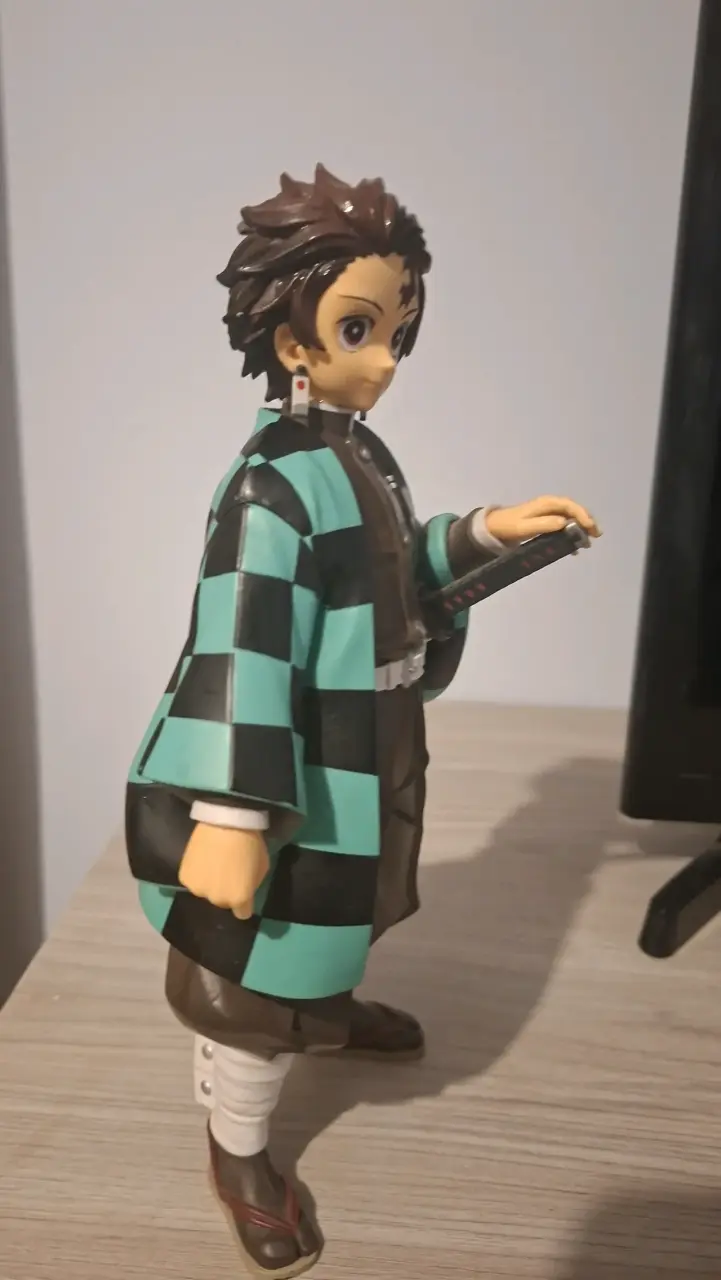 Figura de Tanjiro Kamado Semi-nueva original - 3