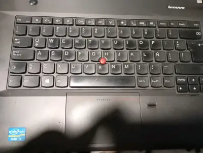 Laptop Lenovo E431 con Intel Core i5 - miniatura 2