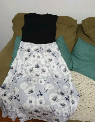 Vestido estampado tropical para mujer - miniatura 4