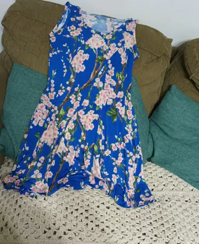 Vestido estampado tropical para mujer - miniatura 5