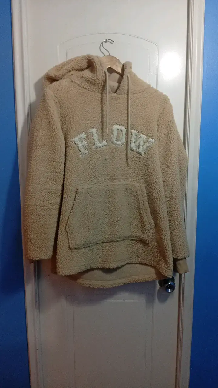 Polerón de lana con capucha beige 'Flow'