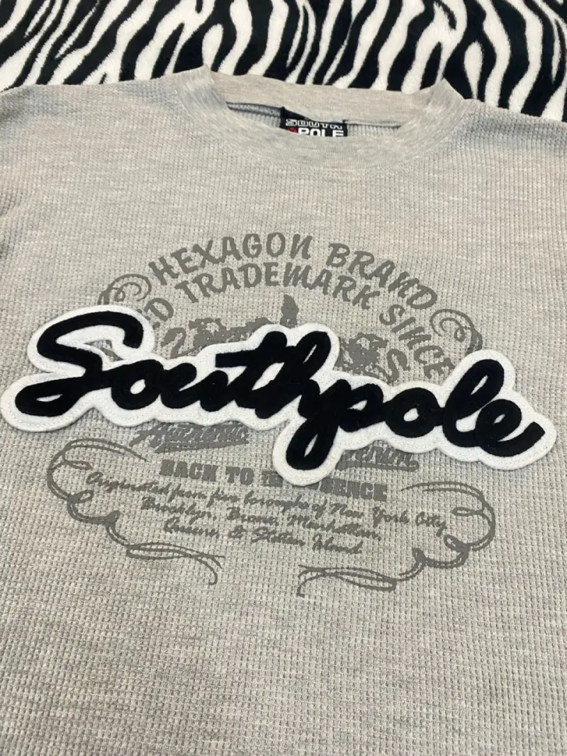 Polera gris Southpole para hombre talla M (fit s) - 2