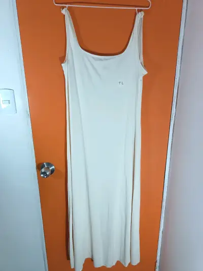 Vestido rojo ajustado talla M - miniatura 2