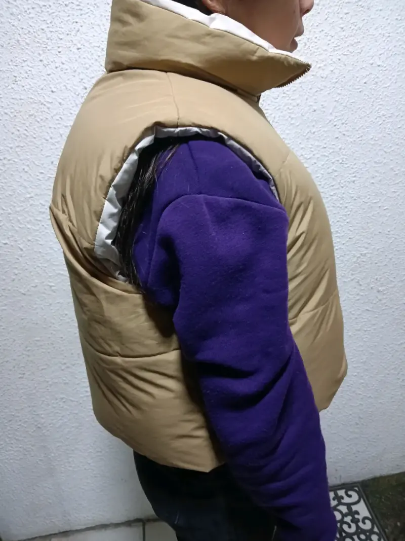 Chaleco acolchado sin mangas beige para mujer - 5