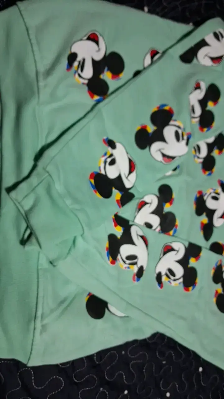 Polerón verde con estampado de Mickey talla M - 3