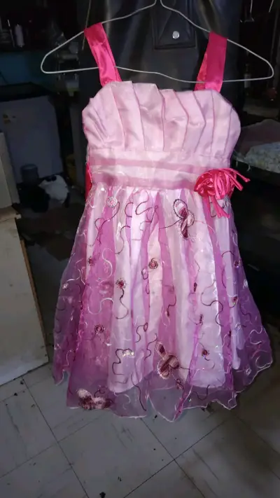 Vestido de fiesta infantil rosa con  brilla - miniatura 1