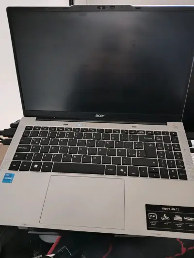 Laptop Acer Aspire Lite 15 con Intel Core i5 - miniatura 1
