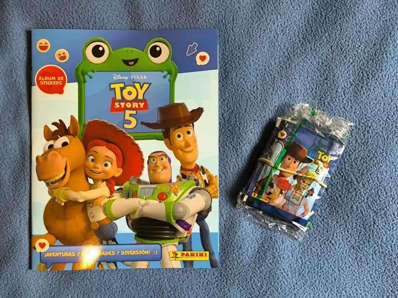 Álbum de stickers Toy Story 5 con 20 sobres Origin