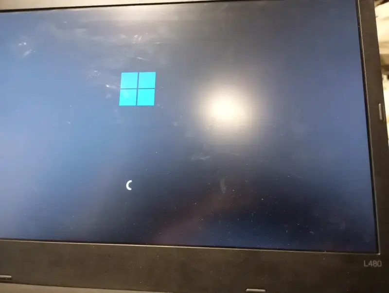 Laptop Lenovo L480 con Windows 10 - 3