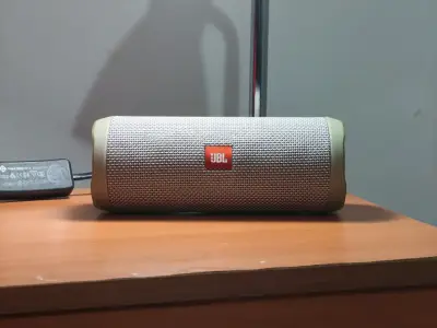 Parlante JBL Flip 4 Sonido Impecable - miniatura 1