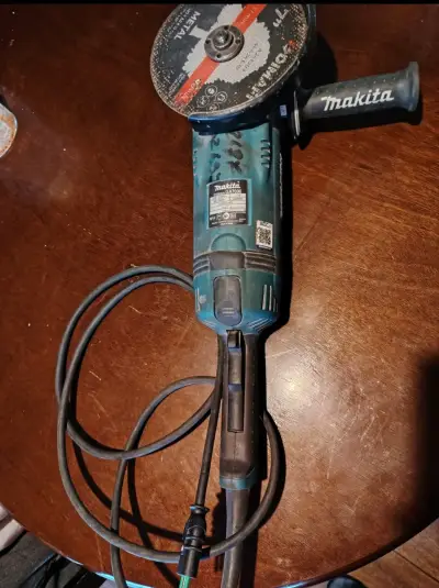 Esmeril Angular Makita 7 Pulgadas - miniatura 1