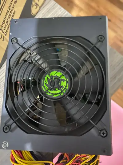 Fuente de Poder ATX GameMax 1650W - miniatura 1