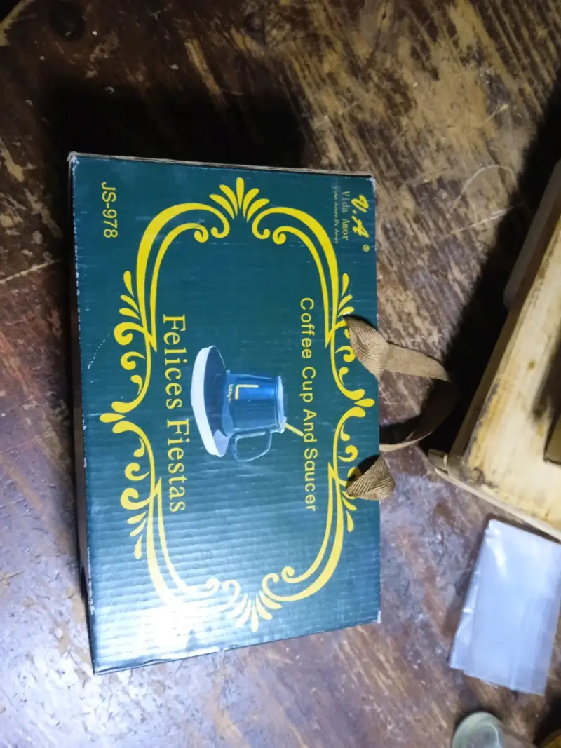 Taza de café con calentador eléctrico azul