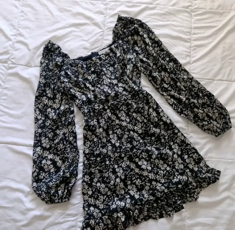 Vestido floral negro con mangas largas XS - 1
