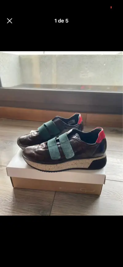 Zapatillas de cuero españolas marrón con velcro - miniatura 1