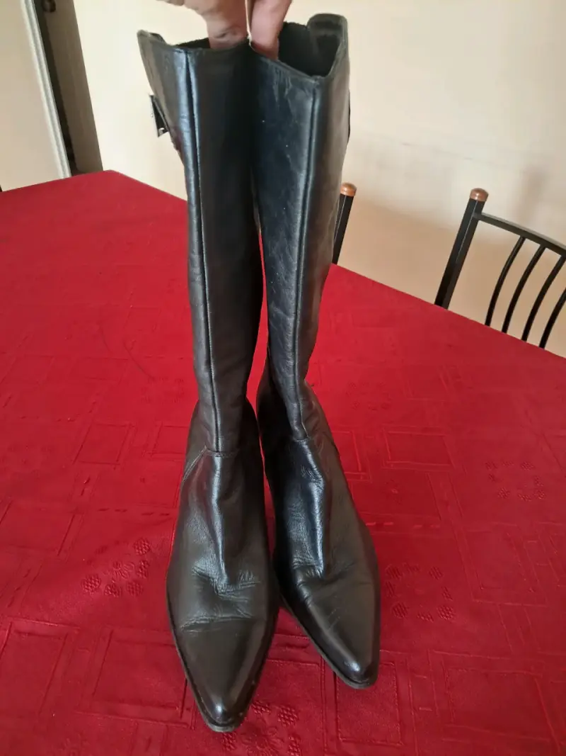 Botas de cuero negras con tacón alto - 2