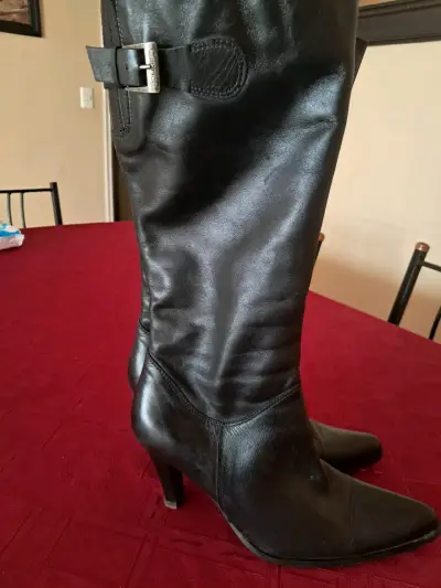 Botas de cuero negras con tacón alto - miniatura 3
