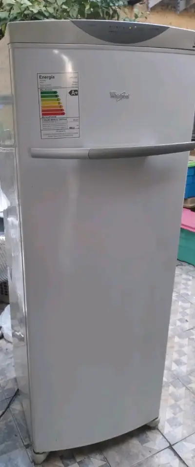 Congelador vertical Whirlpool WVE2961 A+ - miniatura 1