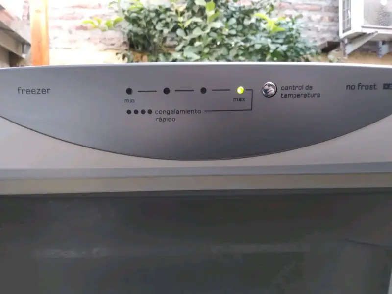 Congelador vertical Whirlpool WVE2961 A+ - 2