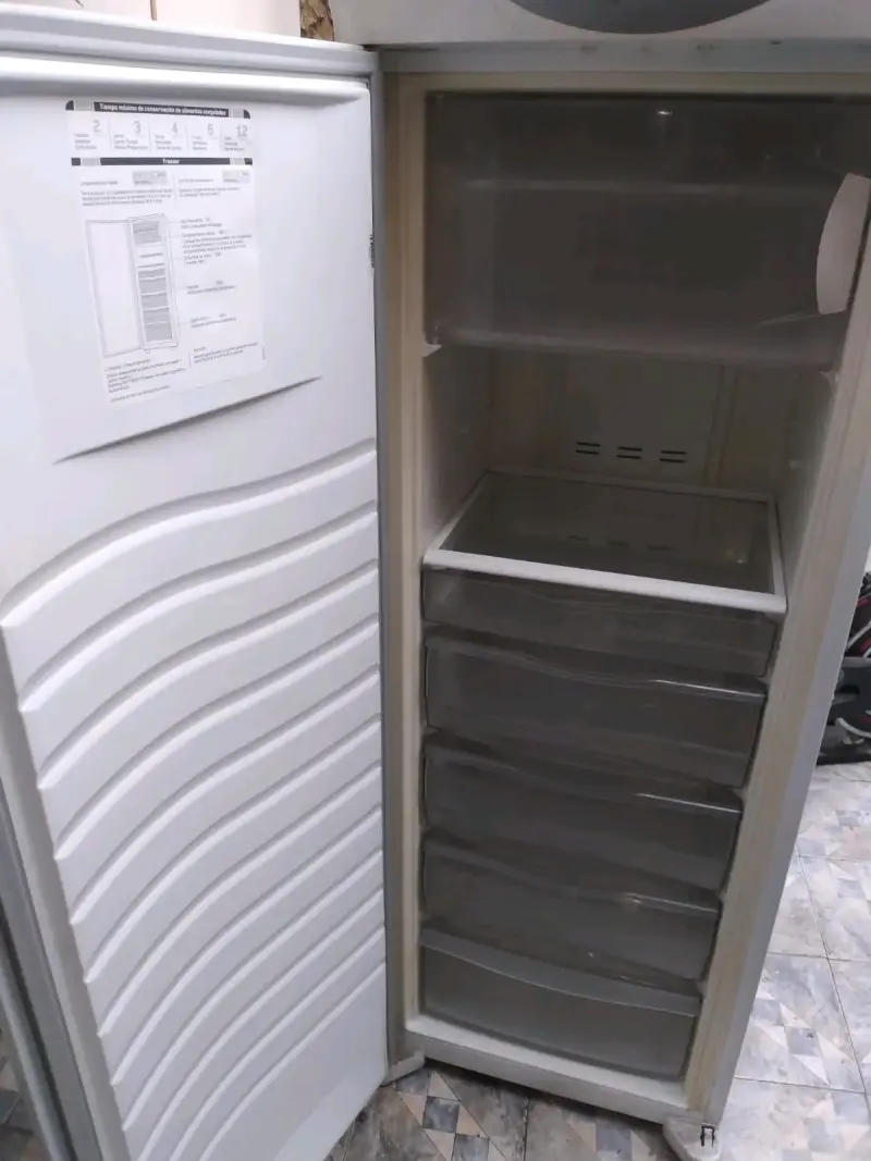 Congelador vertical Whirlpool WVE2961 A+ - 3