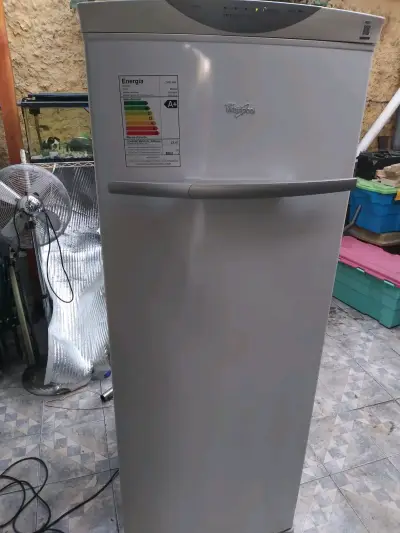 Congelador vertical Whirlpool WVE2961 A+ - miniatura 5