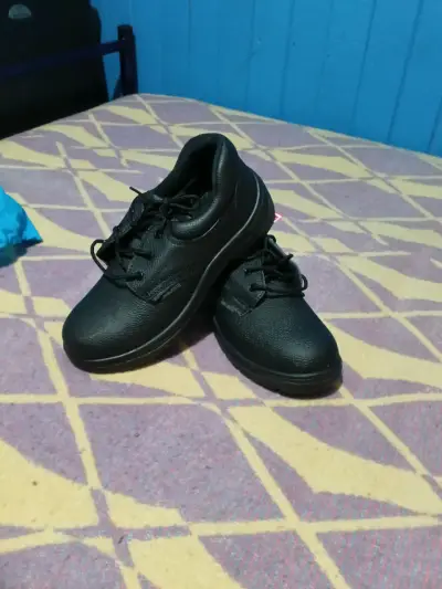 Zapatos de seguridad negros Powerfull talla 41 - miniatura 1