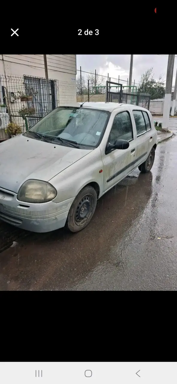 Auto compacto usado en buen estado - 2