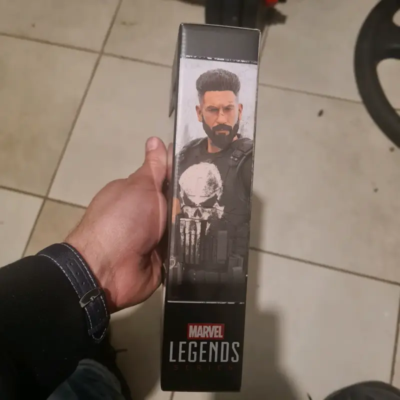 Figura de acción The Punisher Marvel Legends - 3