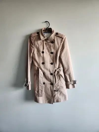 Abrigo trench beige para mujer - miniatura 1