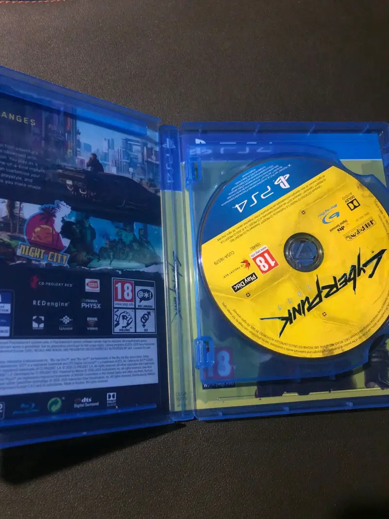Juego PS4 Cyberpunk 2077 en buen estado - 2