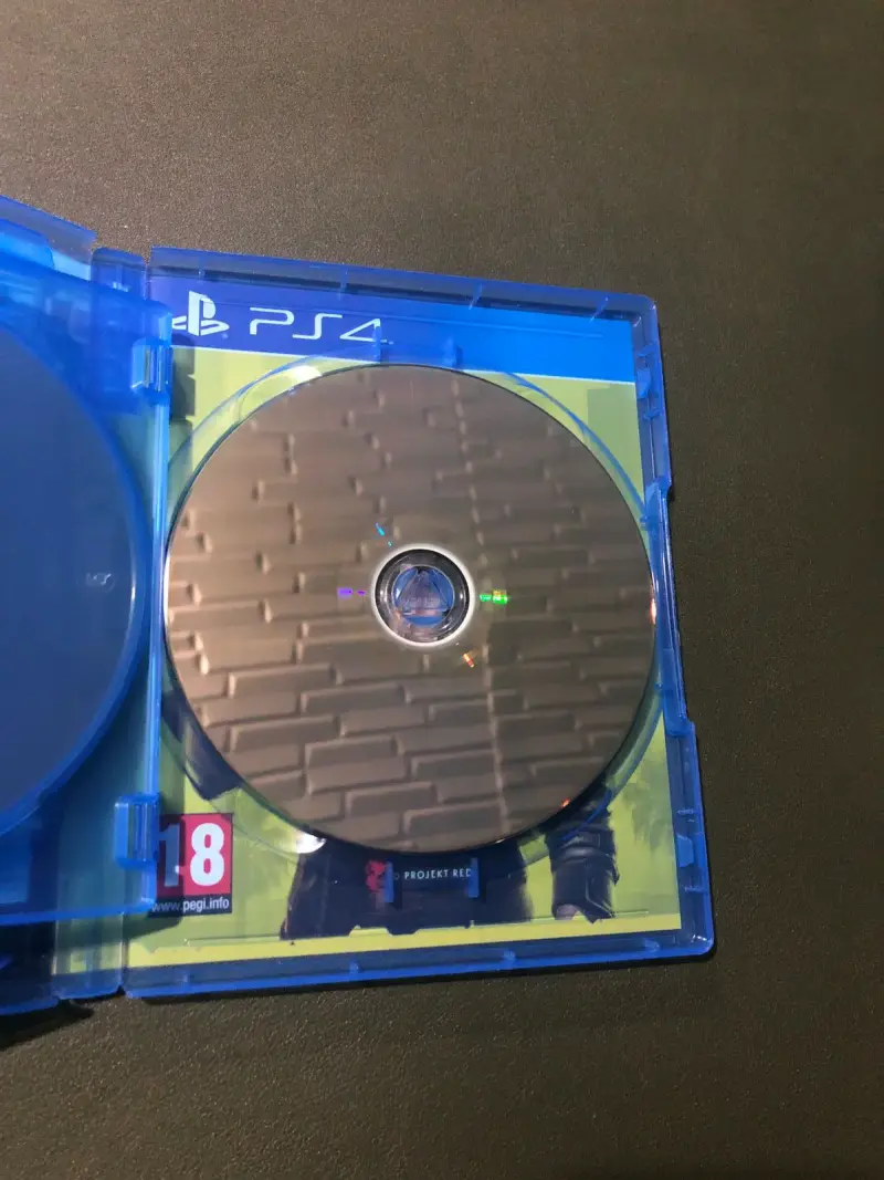 Juego PS4 Cyberpunk 2077 en buen estado - 4