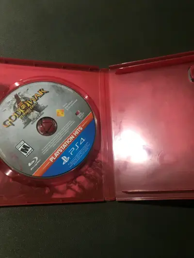 God of War Remastered para PS4 en buen estado - miniatura 3