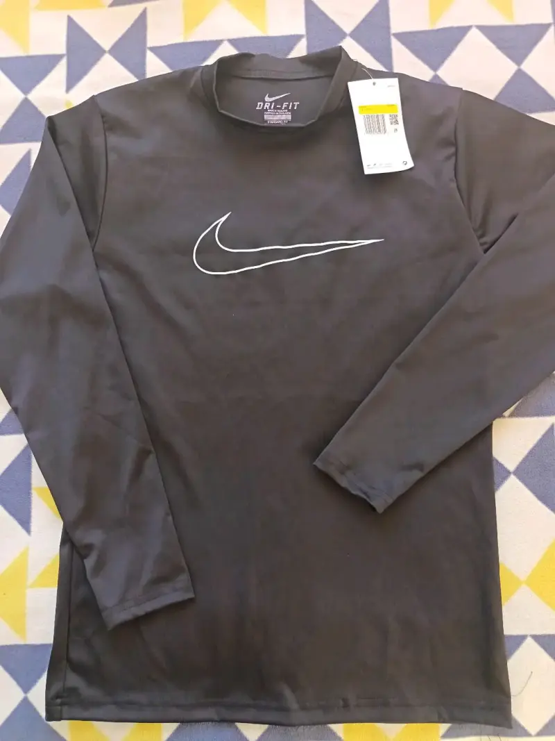 Polera Nike Dri-Fit Negra Manga Larga - 1