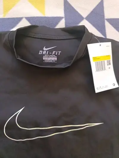Polera Nike Dri-Fit Negra Manga Larga - miniatura 2