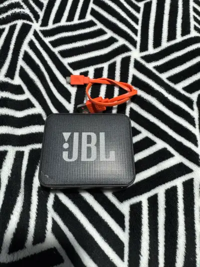 Parlante portátil JBL con cable USB - miniatura 1