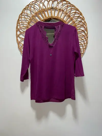 Blusa morada con encaje para mujer iO - miniatura 2