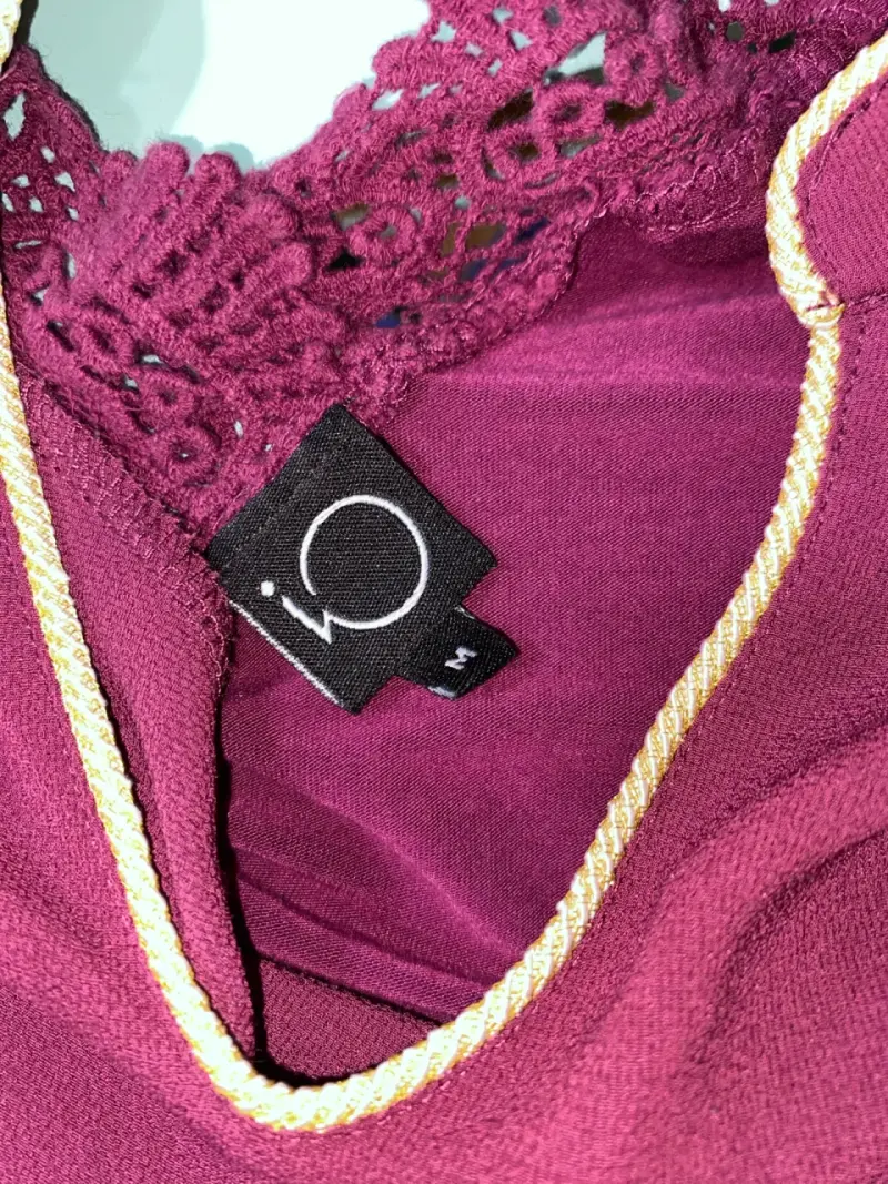 Blusa morada con encaje para mujer iO - 3