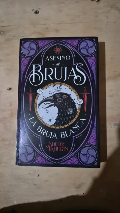 Libro Asesino de Brujas: La Bruja Blanca de Shelby Mahurin - miniatura 1