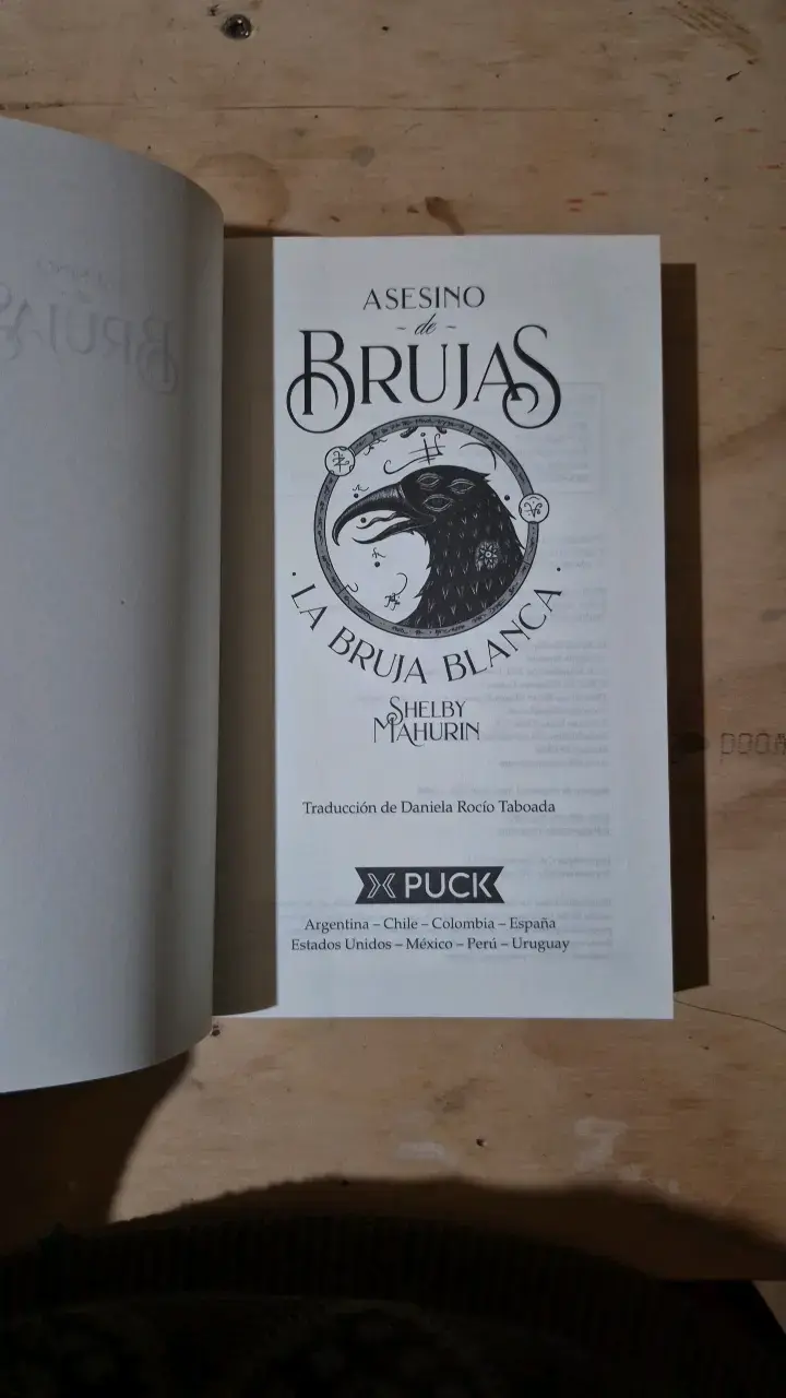 Libro Asesino de Brujas: La Bruja Blanca de Shelby Mahurin - 4