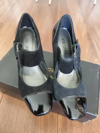 Zapatos de Tacón Negro Via Uno con Hebilla - miniatura 1