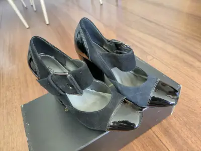 Zapatos de Tacón Negro Via Uno con Hebilla - miniatura 3