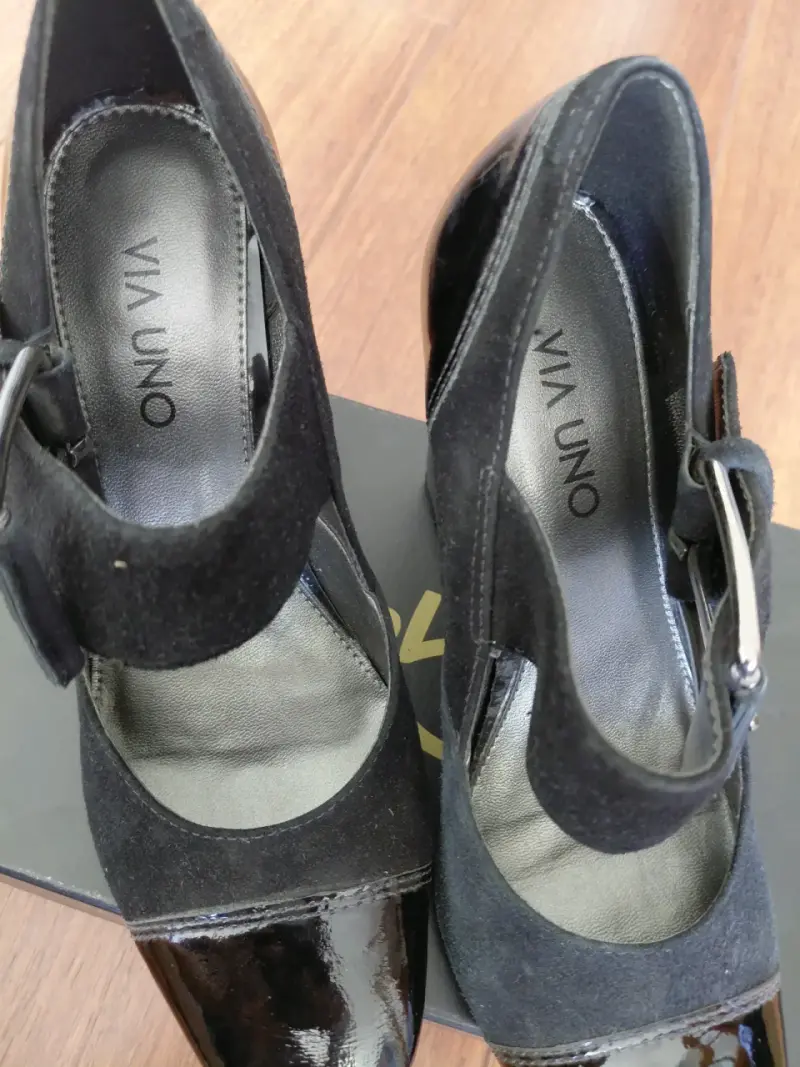 Zapatos de Tacón Negro Via Uno con Hebilla - 4